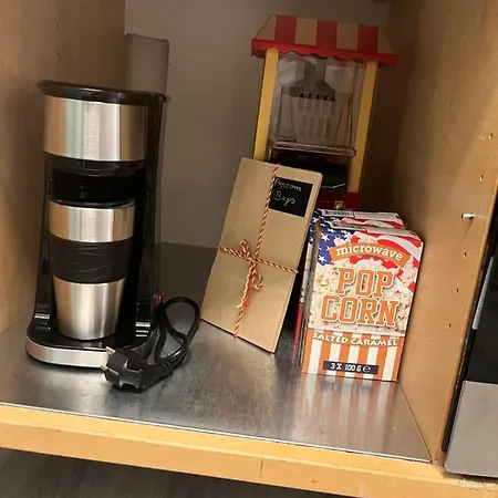 Sandys-beachhouse Rheinenergie Stadion -16 Fahrminuten Koeln Abtei Brauweiler Business Kueche Klima Parken Relax Travel Work פולהיים