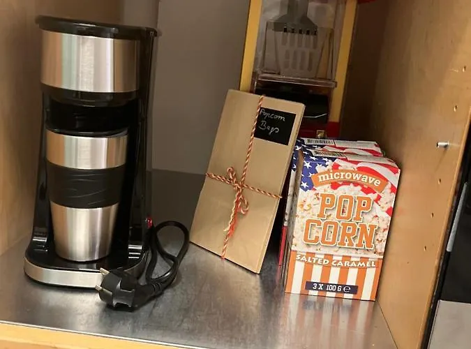 Sandys-beachhouse Rheinenergie Stadion -16 Fahrminuten Koeln Abtei Brauweiler Business Kueche Klima Parken Relax Travel Work פולהיים